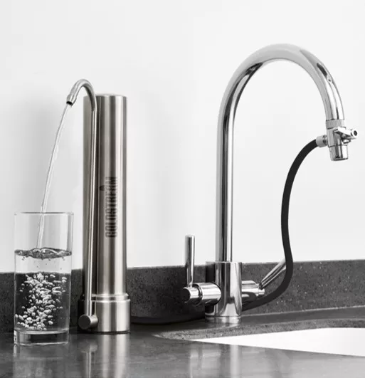 filtre à eau sur évier coldstream