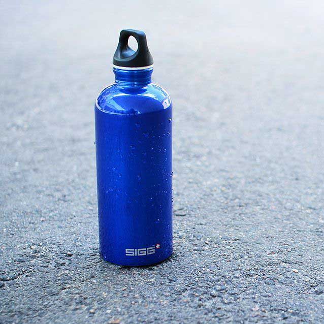 gourde sigg traveller 1 l bleu
